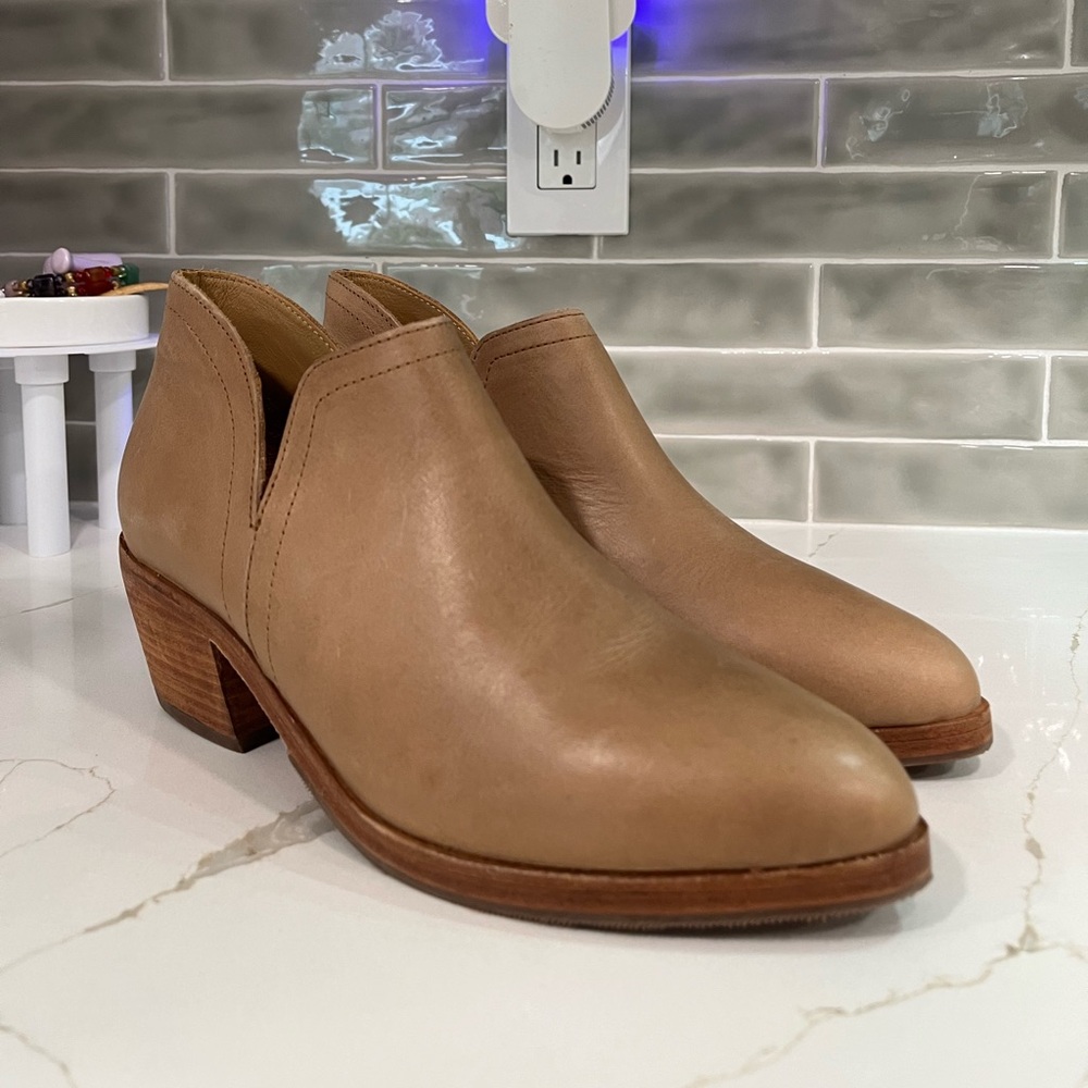 Nisolo Mia  Everyday Ankle Bootie. Women’s size 6.5 Color Almond. - Picture 2 of 16